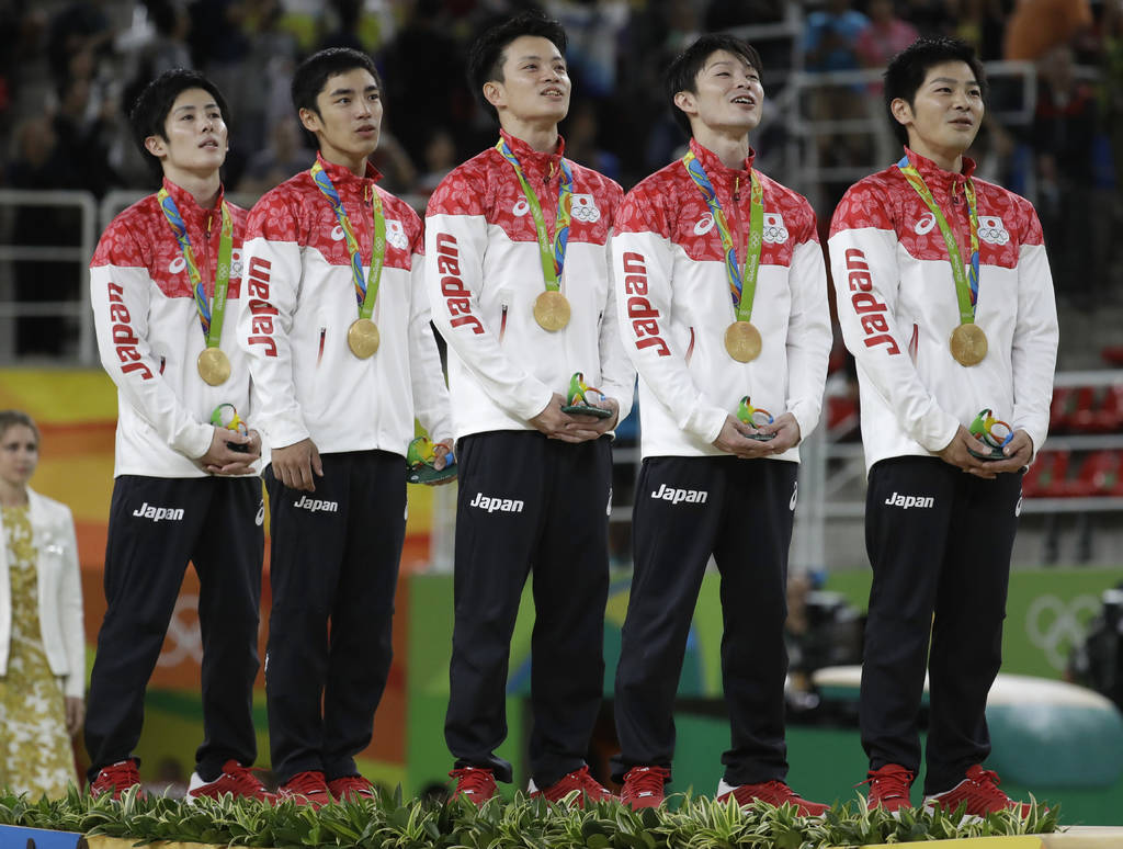 El equipo japonés de gimnasia venció a Rusia y a China. (AP)