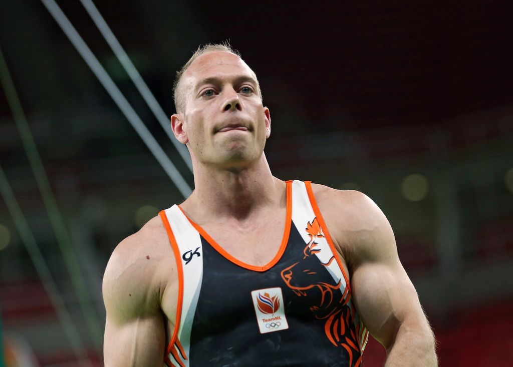 Los responsables del comité olímpico nacional consideraron que Van Gelder había 'infringido las normas y los valores' del equipo holandés y de la asociación de gimnasia en sus primeras olimpiadas.
