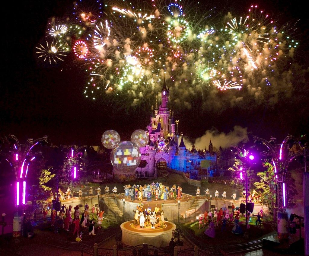 Entre principios de abril y finales de junio, la facturación de la filial europea de Disney, que cuenta con dos grandes parques de diversiones en las afueras de París, cayó en 9.0 por ciento. (ARCHIVO)