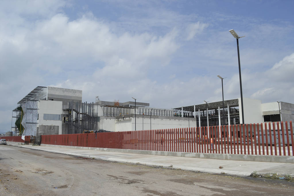 Equipo. Comienza a llegar equipo médico para el nuevo Hospital Regional de Especialidades que se construye en Gómez Palacio. (ARCHIVO)