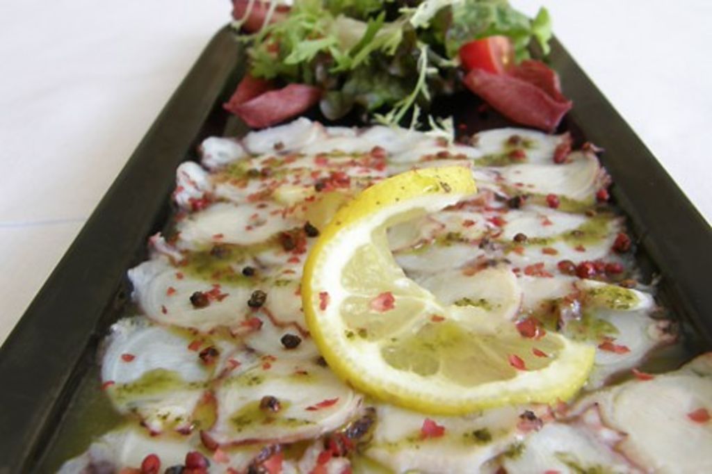 Carpaccio de pulpo a la gallega