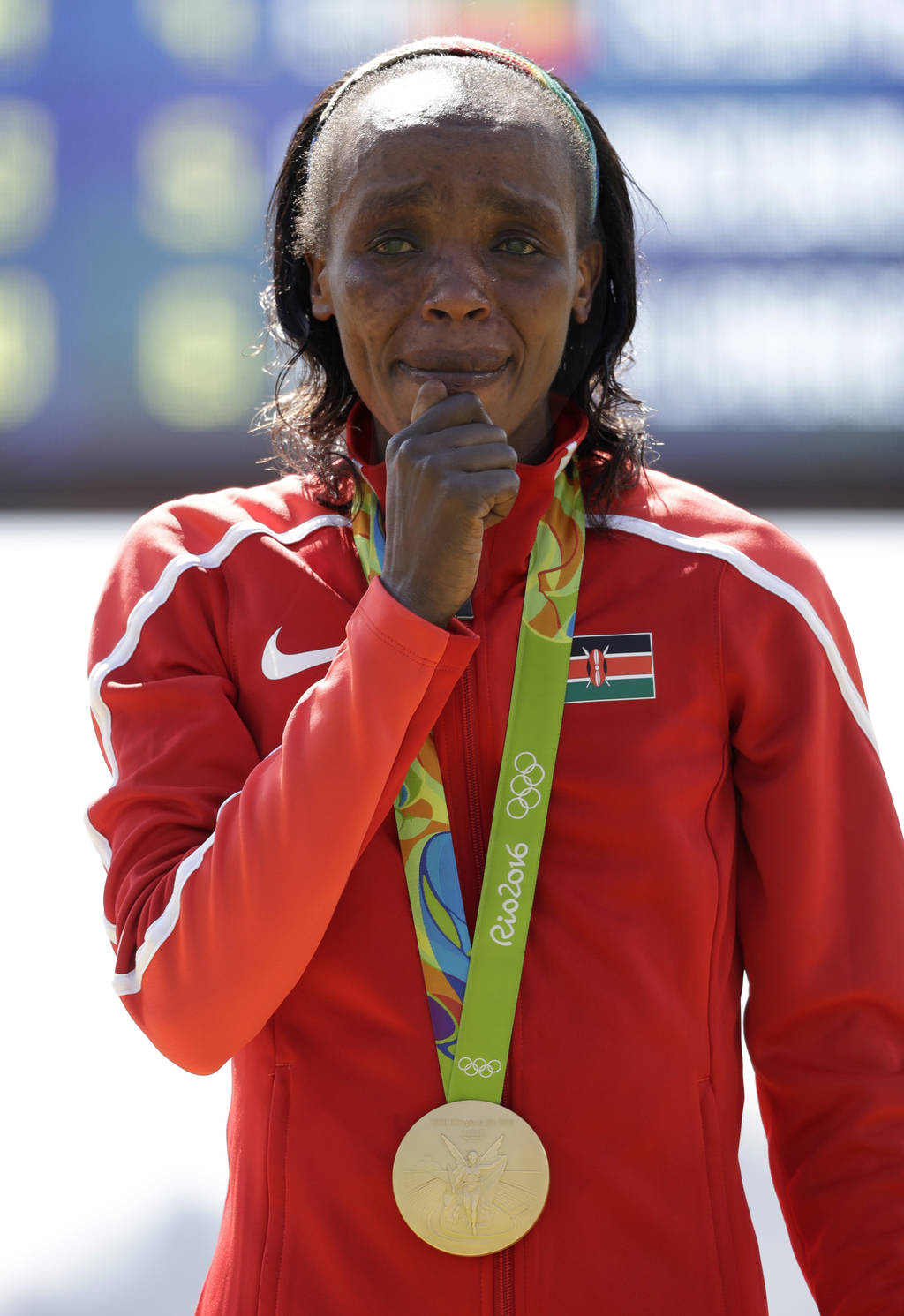Sumgong se convirtió en la primera keniana en ganar la prueba. Keniana se lleva el maratón femenil