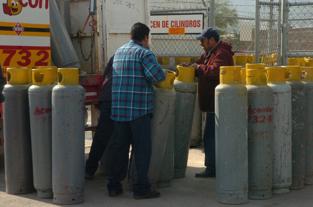 En contra. Distribuidores de gas LP consideraron improcedente la disminución forzada de 1.28 pesos por kilogramo del gas.