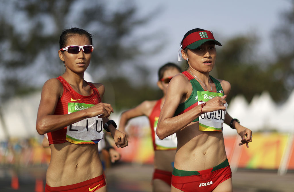 Guadalupe González estuvo muy cerca de conseguir la medalla de oro en la prueba de 20 kilómetros. (AP)