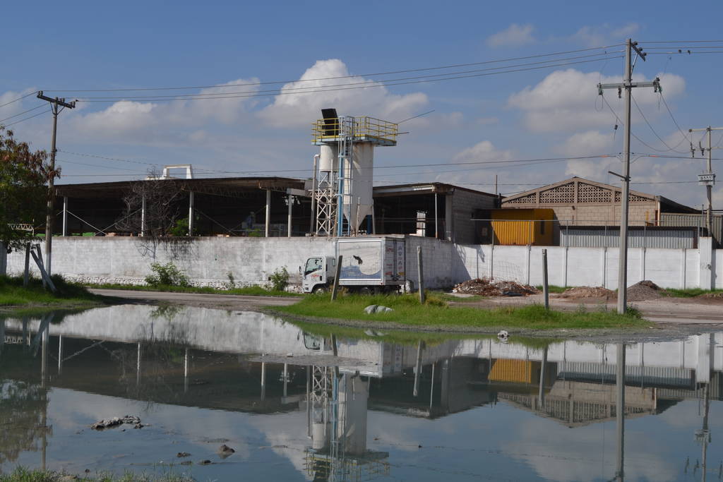 Saneamiento. La Ciudad Industrial de Torreón señaló que los drenajes están saturados. (ARCHIVO) 