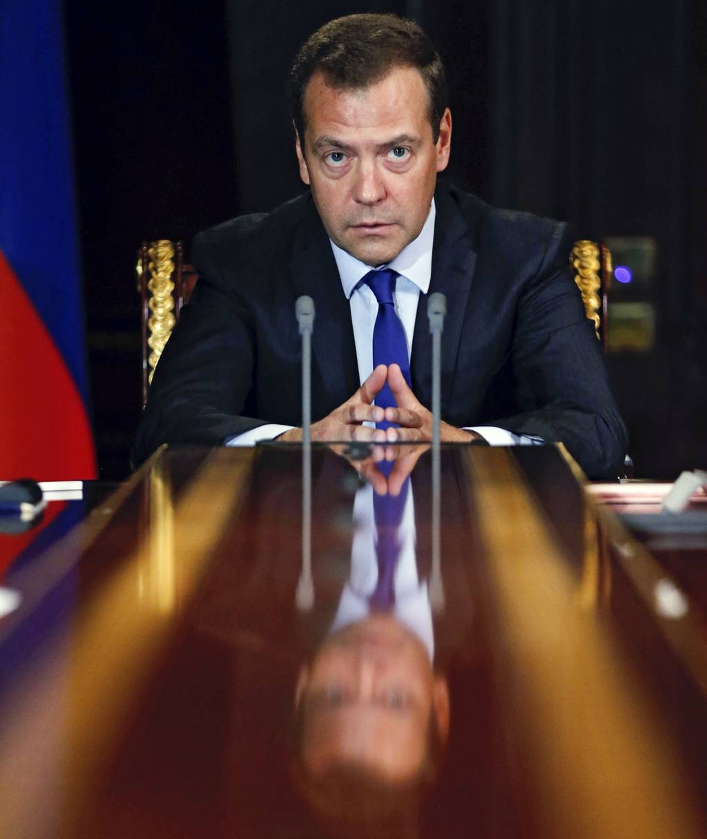 El primer ministro ruso, Dmitry Medvedev, dijo que el veto al equipo ruso es para quitar un rival fuerte de la competencia. (AP)