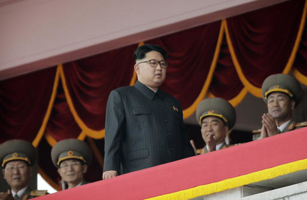 Kim Jong Un señaló en un comunicado que la prueba arma al país con total capacidad de ataque nuclear y coloca la parte continental de Estados Unidos a distancia de ataque. (ARCHIVO)