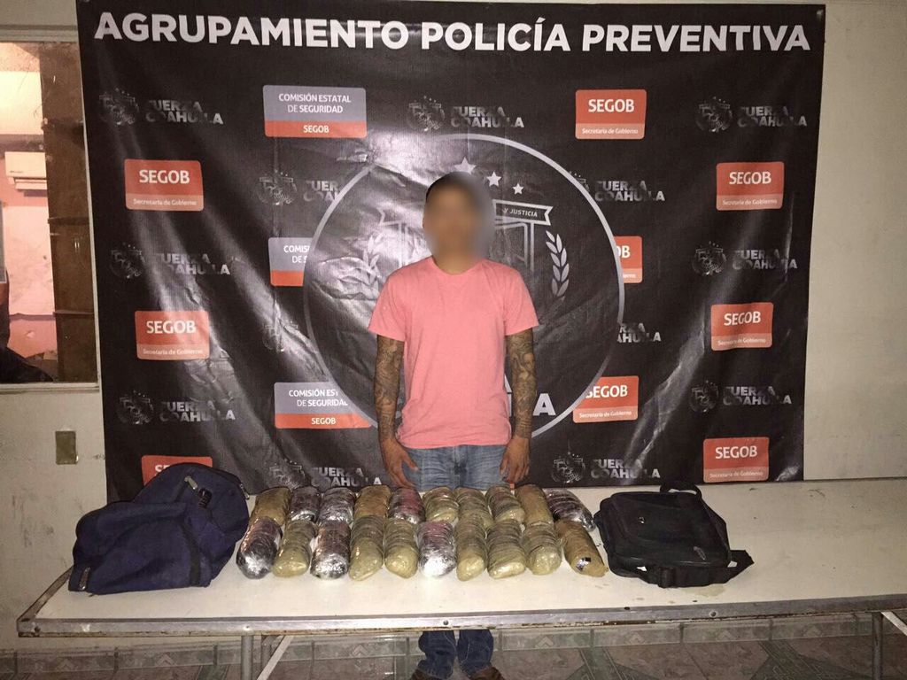 El detenido, la droga, y el vehículo, fueron puestos a disposición del Agente Investigador de Ministerio Público de la Federación, adscrito a la Delegación Coahuila de la Procuraduría General de la República. (ESPECIAL)