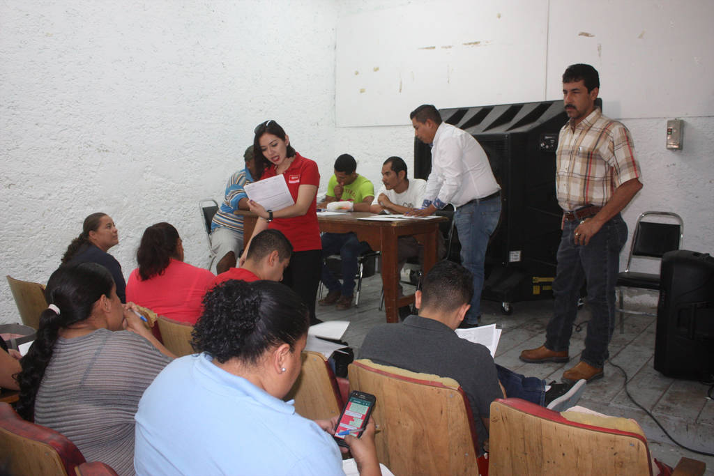 Conformación. Personal del SNE empezó a conformar los grupos para talleres de autoempleo para habitantes de San Pedro.
