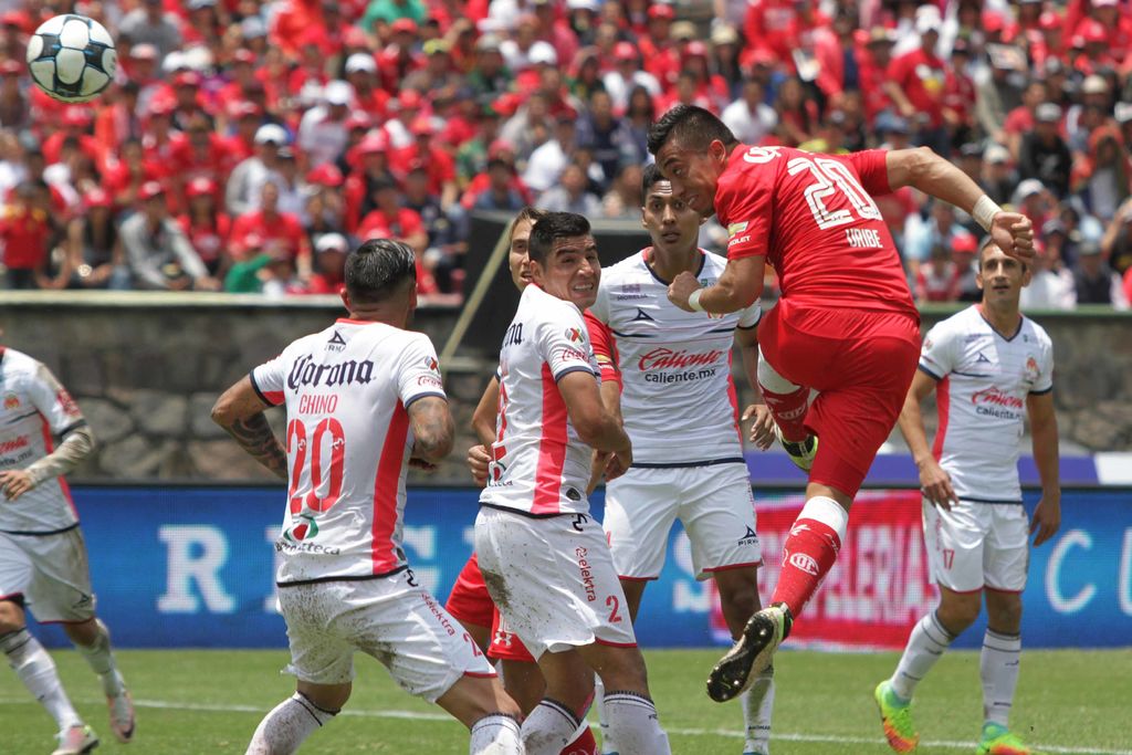 Morelia lleva seis partidos sin derrota y se mantiene en la cuarta posición con 12 unidades. Toluca hilvanó su tercer empate y su cuarto juego sin perder para quedar en el 12mo sitio con siete puntos. (EL UNIVERSAL) 
