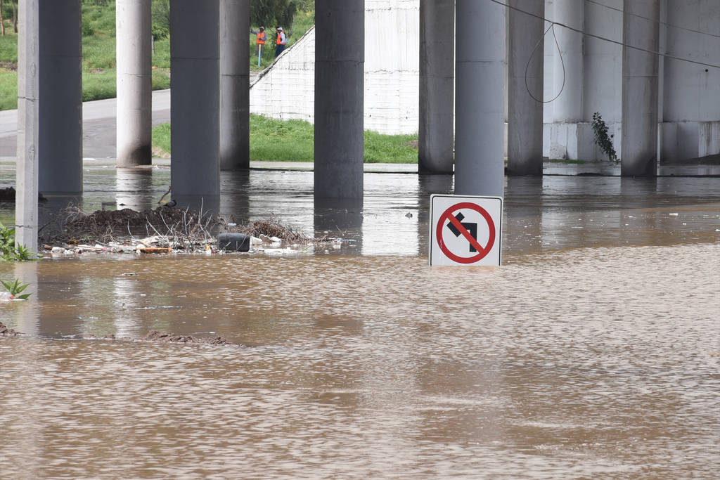 Alerta. José Reyes Martínez dijo que es necesario revisar todos los puentes ante la lluvia atípica que se está registrando, citando que el Puente Solidaridad no se colapsará, pero existe un peligro latente.