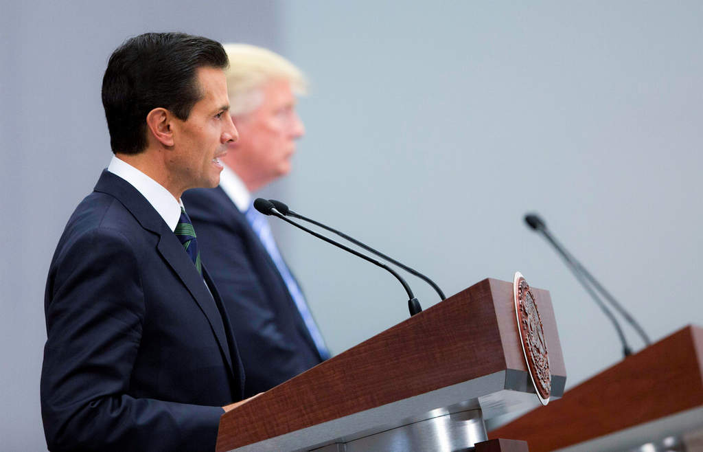 Peña Nieto respondió en Twitter al candidato republicano. (ARCHIVO)