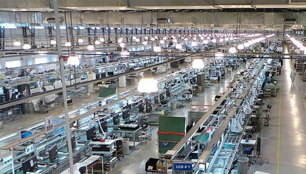 Chinos en México. La empresa Hisense compró la planta de pantallas a Sharp que está ubicada en Rosarito, Baja California. 