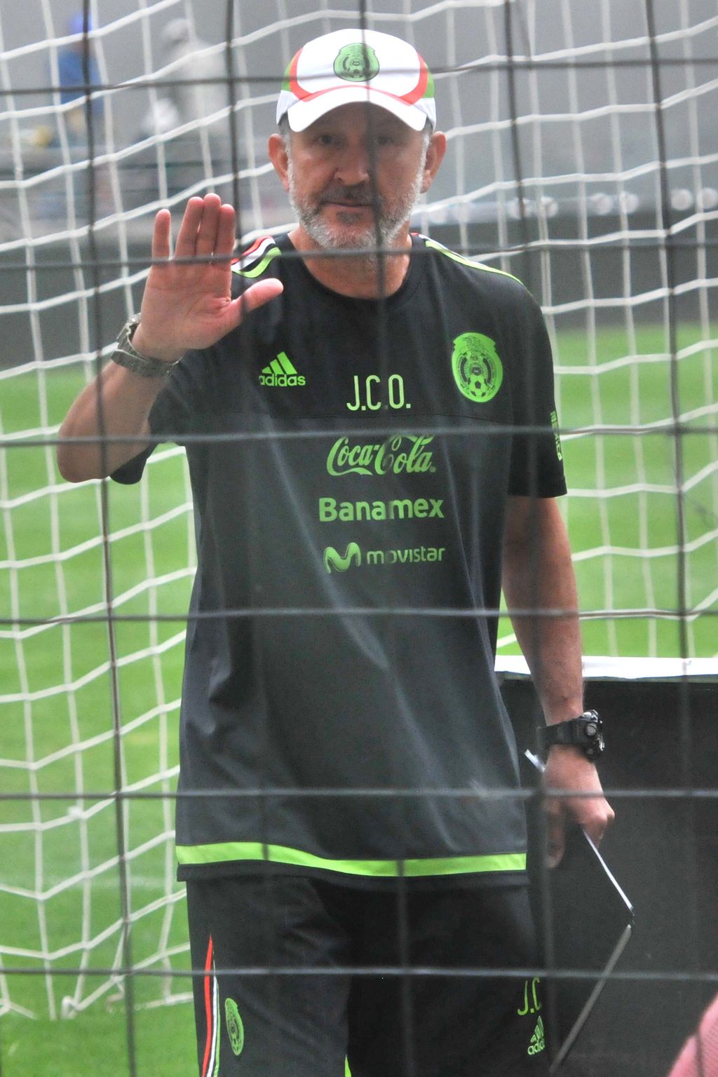 'El mexicano es muy exigente y con el resultado (del 7-0 ante Chile) la confianza se perdió; es nuestra responsabilidad tratar de recuperarla', declaró Osorio en alusión a la derrota en la Copa América Centenario. (EL UNIVERSAL)