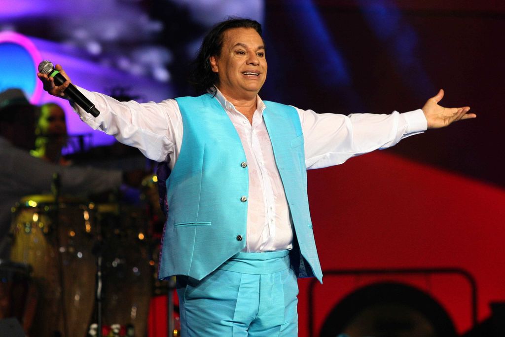 Juan Gabriel crió cuatro hijos: Iván, Jean, Hans, y Joan con su gran amiga Laura Elena Salas, quien junto a Iván residen en una finca en Southwest ranches en el condado de Broward al norte de Miami. (ARCHIVO)