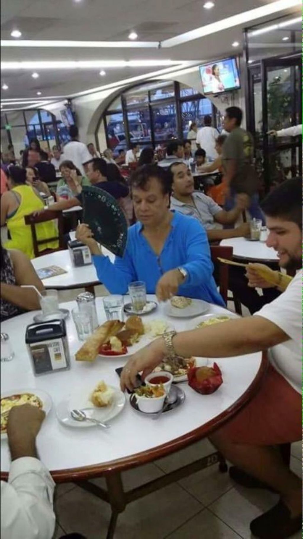 Algunos usuarios de las redes sociales habían publicado que el cantante estaba vivo y se encontraba en Malasia. (ARCHIVO)