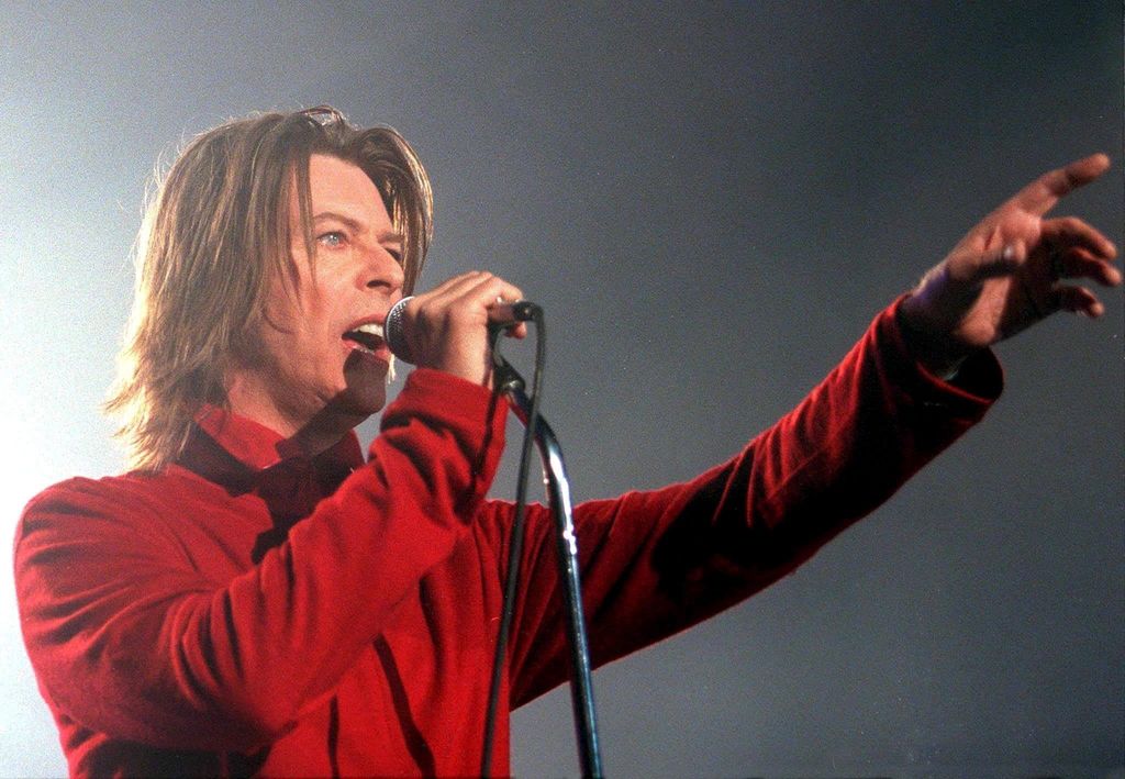 Al parecer, Bowie fue honrado en una pequeña ceremonia en el Templo, la estructura que se levanta en el festival para que la gente recuerde a sus seres queridos. (ARCHIVO) 

