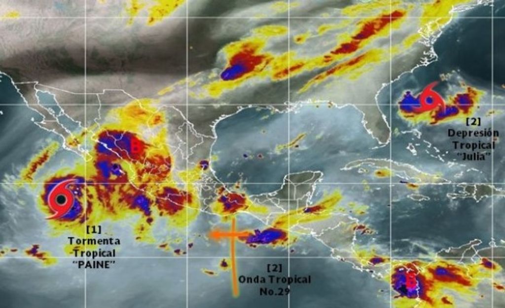 La tormenta tropical 'Paine' del Pacífico, generada a partir de la depresión tropical Diecisiete-E, se ubica al sur de la Península de Baja California. (ESPECIAL) 

