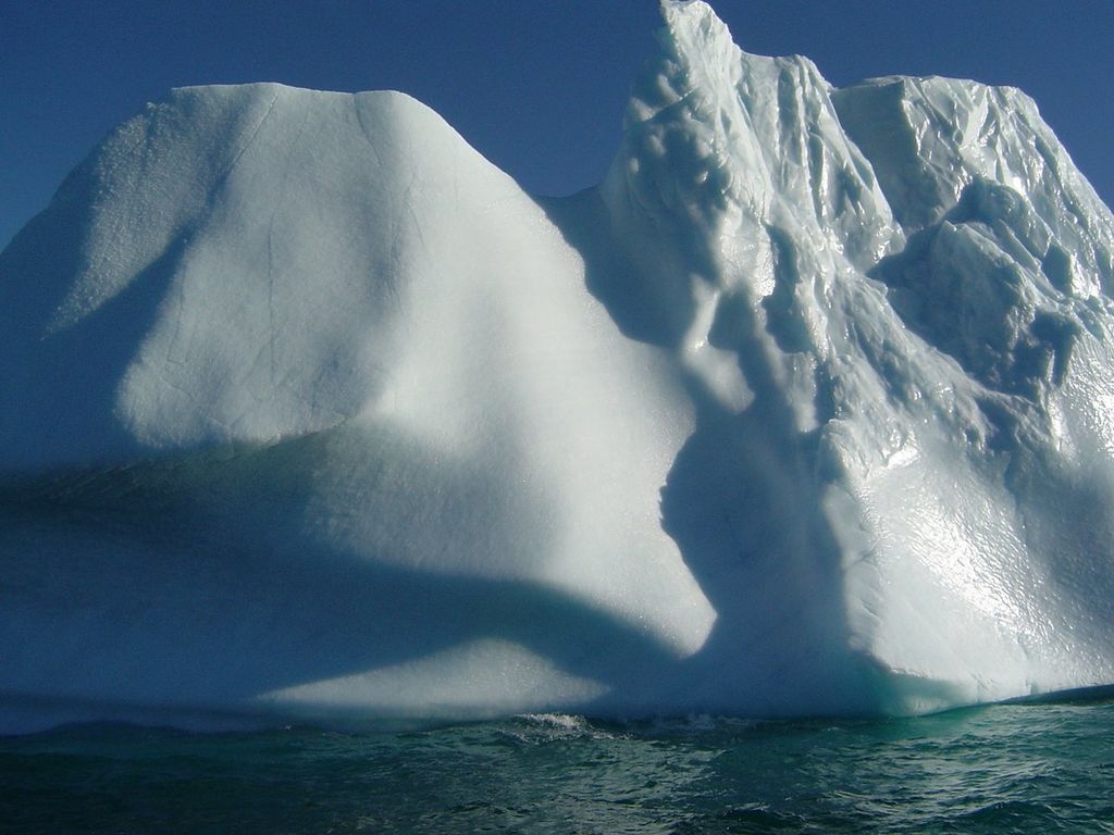 En lugar de perder 249,000 millones de toneladas de hielo cada año entre 2003 y 2013, Groenlandia perdió alrededor de 267,000 millones de kilogramos. (ARCHIVO)