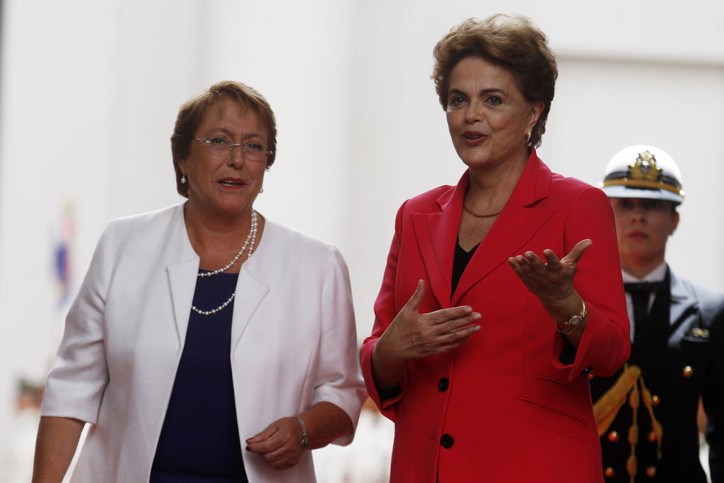 Bachelet, quien dedicó su alocución a hacer una apasionada defensa de la equidad de género, señaló que considera a Rousseff su amiga y que se comunicará con ella uno de estos días. (ARCHIVO)