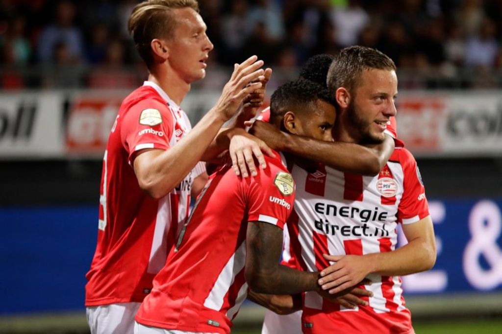 La escuadra rojiblanca se adelantó en el marcador a los 21 minutos, tras el remate de Luciano Narsingh, pero cinco minutos más tarde emparejó las acciones Luigi Brins con disparo desde el manchón penal para el 1-1. (TWITTER)