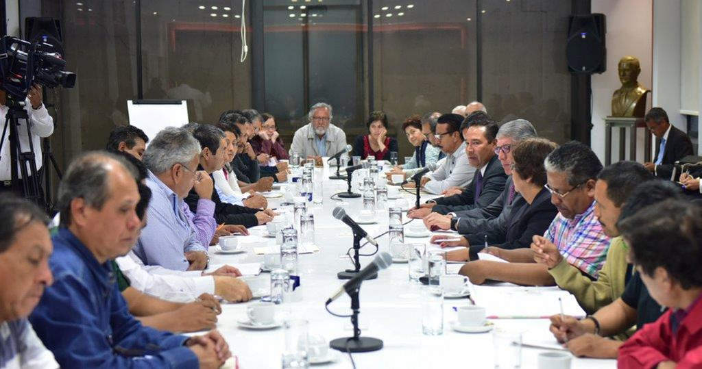 Solución. Ahora CNTE espera a que se reanuden las mesas de diálogo
con Gobernación y que se pueda darle una salida al conflicto. (ARCHIVO) 
