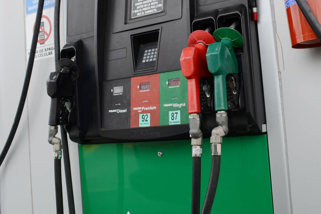 Crisis. Los reportes de la falta de gasolina son generalizados en las estaciones foráneas de los distintos municipios de La Laguna. (ARCHIVO)