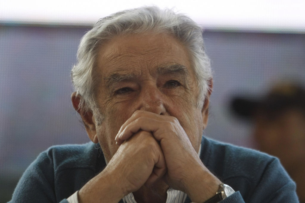 Mujica inició su discurso con una autocrítica a las fuerzas progresistas por no haber podido reforzar la integración regional ideada por los próceres independentistas como Simón Bolívar. (ARCHIVO)
