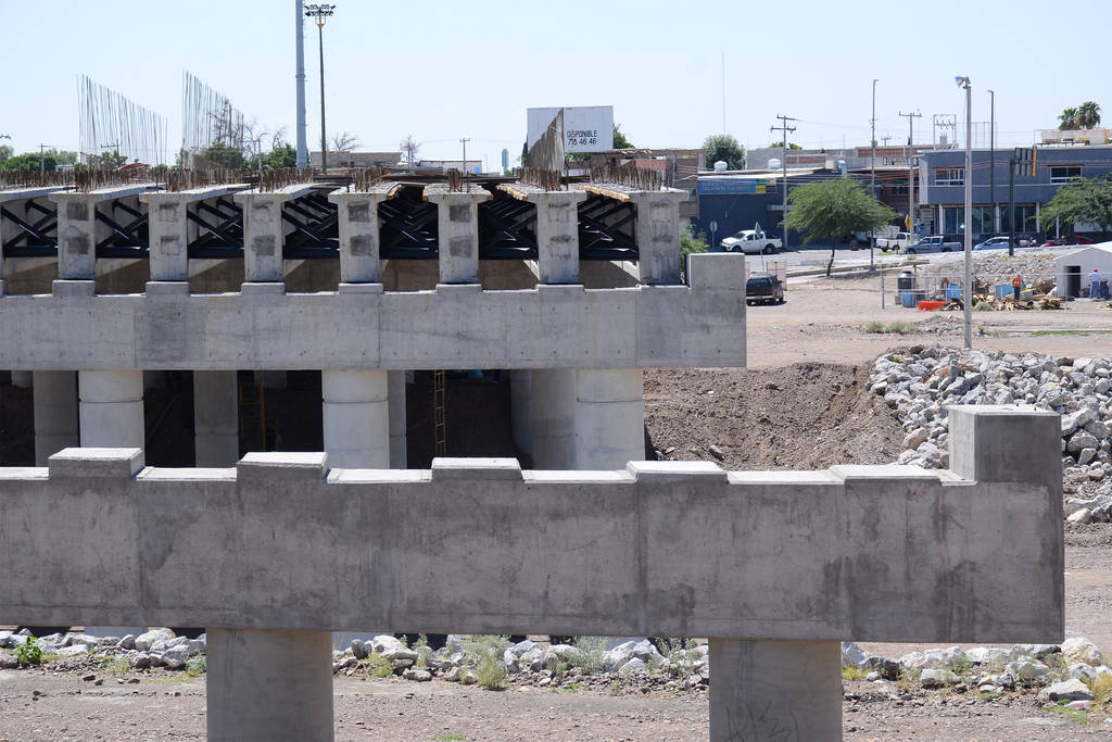 Pendiente.- Torreón terminará puente Falcón en octubre. (ARCHIVO)