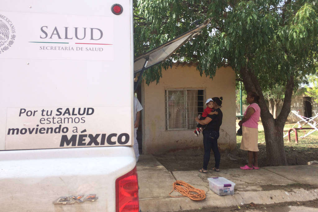 Salud. Hasta el ejido El Dólar llegó el programa de Fortalecimiento a la Atención Médica. 
(EL SIGLO DE TORREÓN)