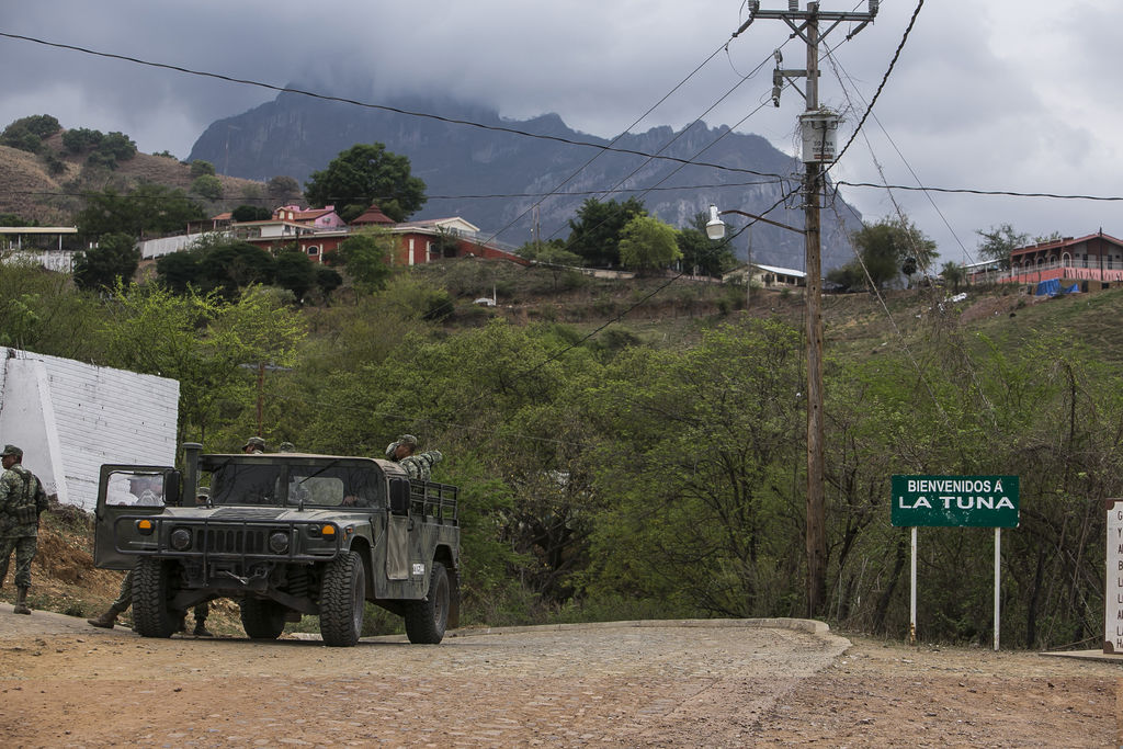 El militar informó que la sospecha surge debido a que en la región donde ocurrió la detención hay sembradíos de droga, que los cárteles buscan controlar. (ARCHIVO)