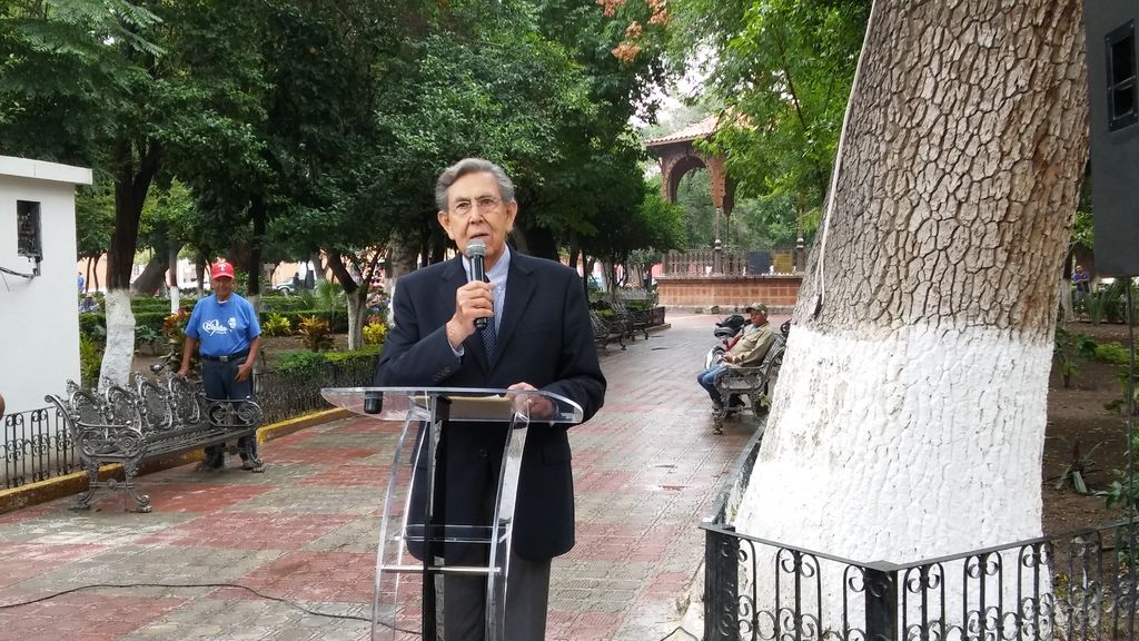 Para encabezar el evento, la presidenta municipal, María Luisa González Achem, tuvo como invitado especial a Cuauhtémoc Cárdenas Solórzano. (EL SIGLO DE TORREÓN)