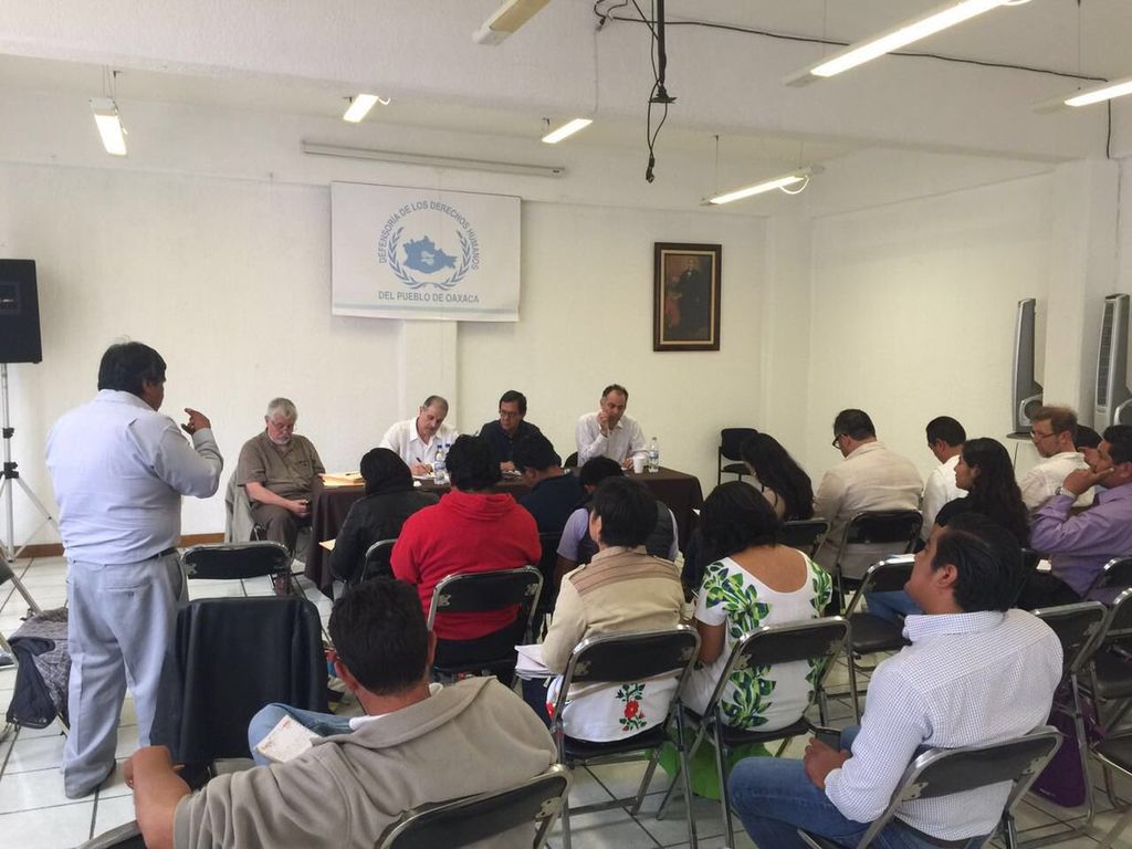 Fue para dar seguimiento a la mesa jurídica, temas de salud, víctimas y rehabilitación de la presidencia municipal de Nochixtlán. (TWITTER)