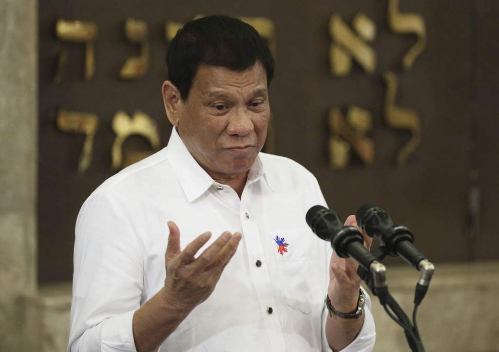Duterte no soporta críticas a su campaña antidrogas.