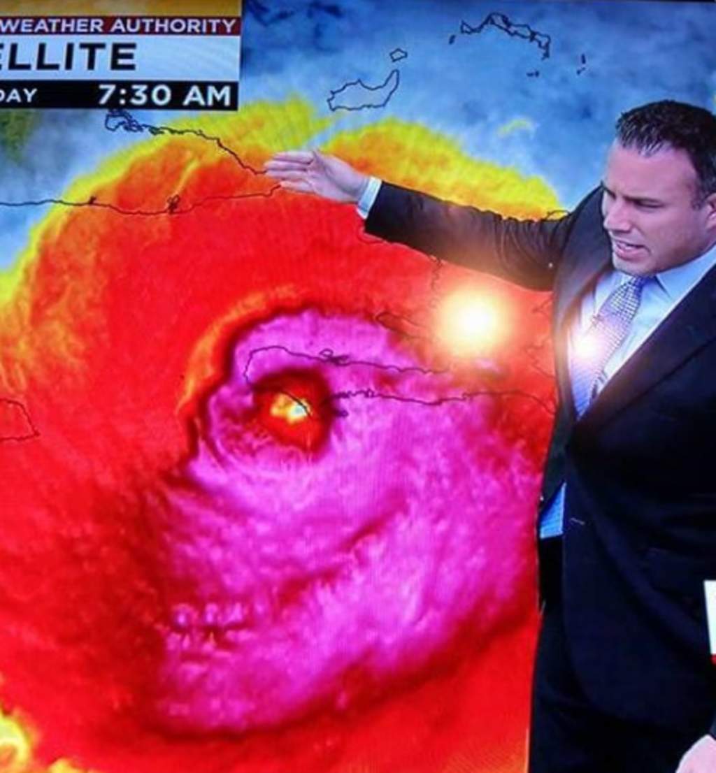 La imagen satelital fue publicada el martes por el meteorólogo Stu Ostro de The Weather Channel, cuando el huracán tocó tierra en Haití. (ESPECIAL)