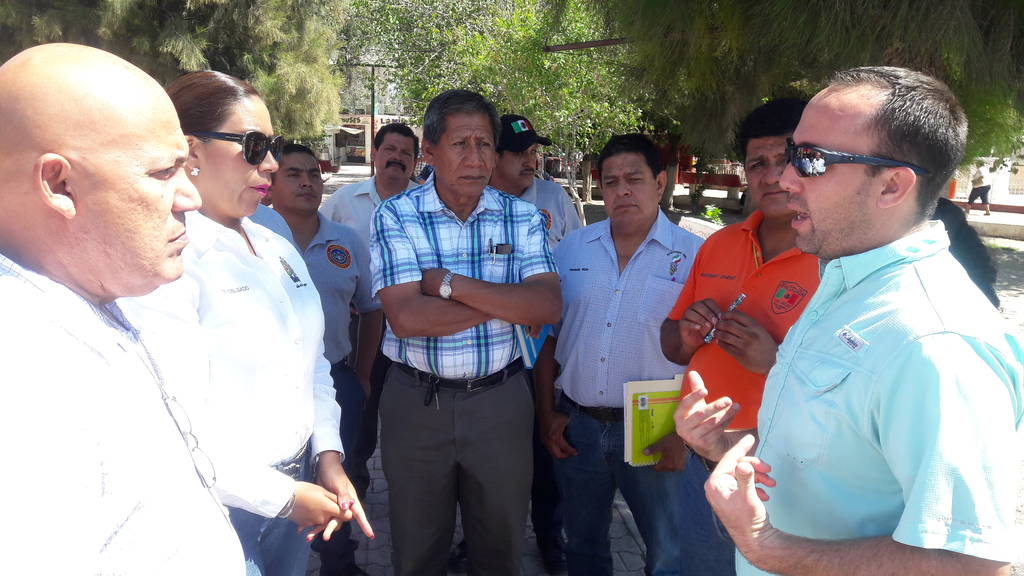 Preparativos. Personal del DIF estatal y municipal  se reunieron para ver los pormenores de la carreta Actívate Coahuila.
(EL SIGLO DE TORREÓN)