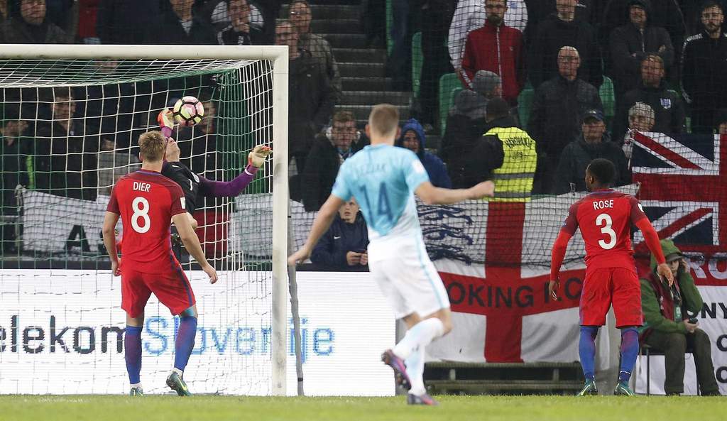 Joe Hart tuvo una destacada actuación en el empate a cero entre Inglaterra y Eslovenia. (AP)