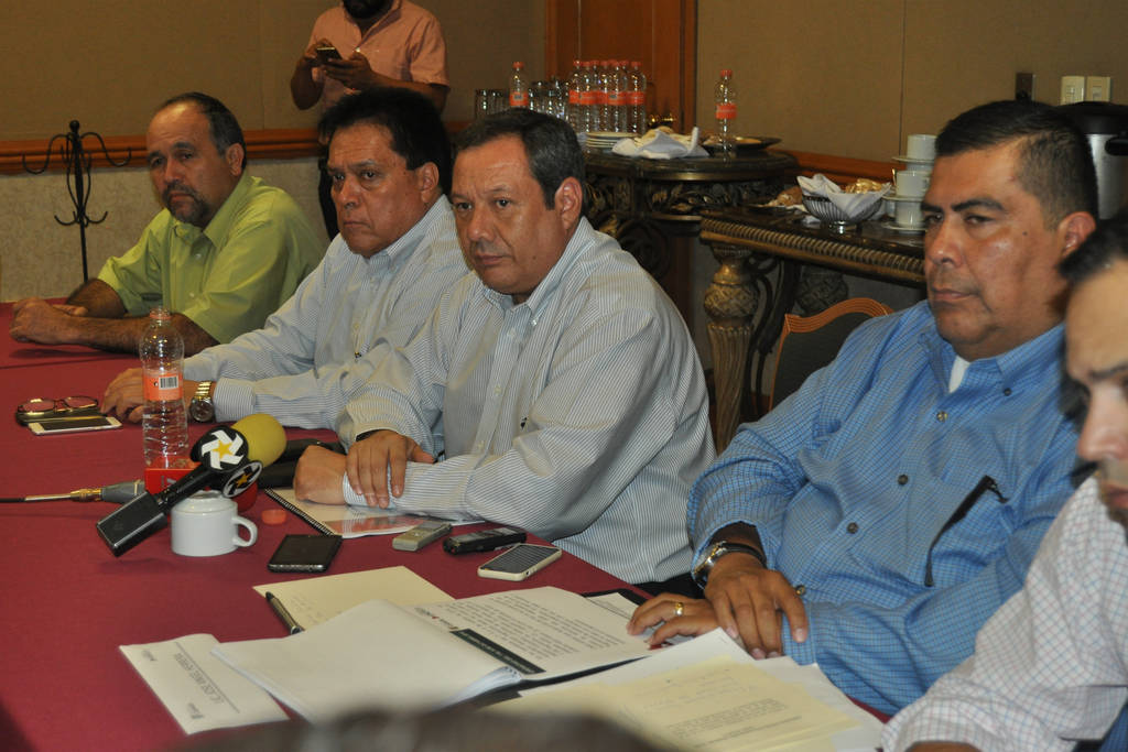 Información. Autoridades de la PGJEC encabezadas por su titular Homero Ramos Gloria sostuvieron un encuentro con miembros de los medios de comunicación y de la sociedad civil. (EL SIGLO DE TORREÓN)