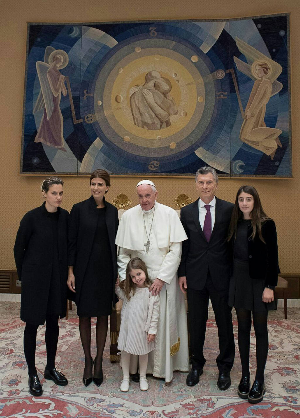 El Papa Francisco recibió a Mauricio Macri y su familia. (EFE)