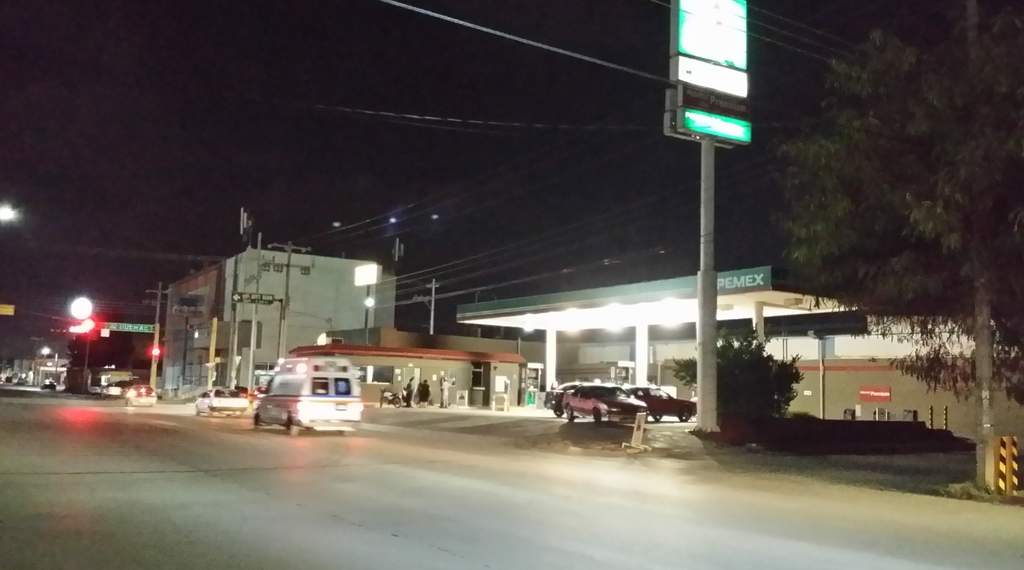 La mayoría de los negocios ubicados en la calle Cuauhtémoc en la colonia Anáhuac se han visto afectados por robos, algunos durante la madrugada y otros cometidos en horarios de servicio. 