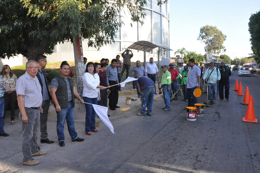 Programa. Inició el programa de mejora de calles en la avenida Matamoros del municipio de Lerdo. Participan diversas áreas. (EL SIGLO DE TORREÓN)