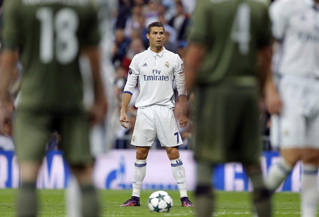 Cristiano Ronaldo no pudo marcar en la goleada del Real Madrid ante Legia de Varsovia. (AP)