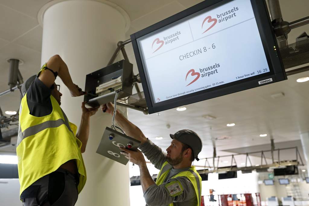 La terminal aérea ha sido escenario de dos explosiones durante los atentados que causaron la muerte de 34 personas y más de 300 heridos en la capital belga, el pasado 22 de marzo. (ARCHIVO)