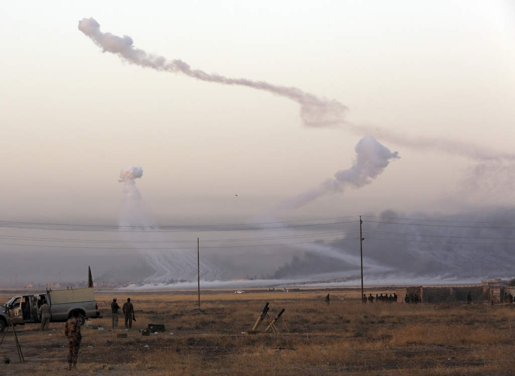 El resto de las localidades se encuentran en el frente norte de Mosul, la segunda ciudad del país y que se encuentra rodeada por tres flancos, por las fuerzas kurdas e iraquíes. AP

