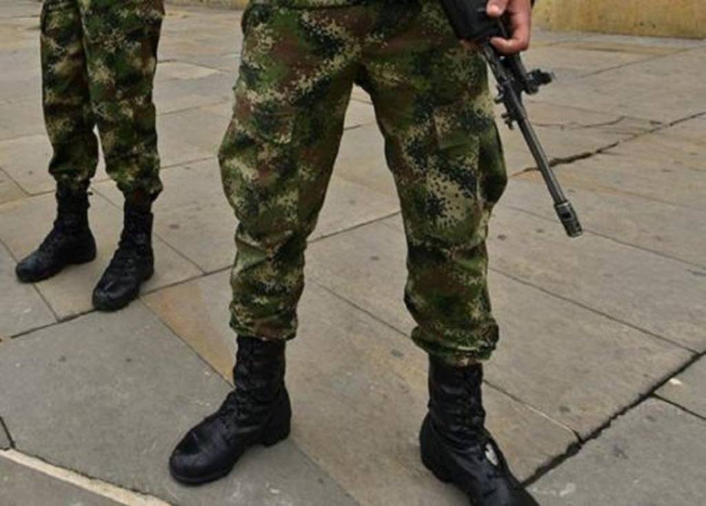 Indagan. Debido al percance falleció un soldado.