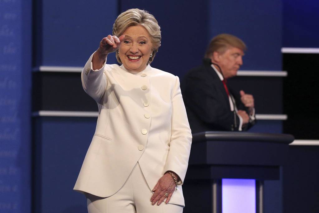 Dominante. Analistas señalaron que Hillary tuvo un mejor desempeño en el último debate, aunque Trump dejó todo en suspenso.