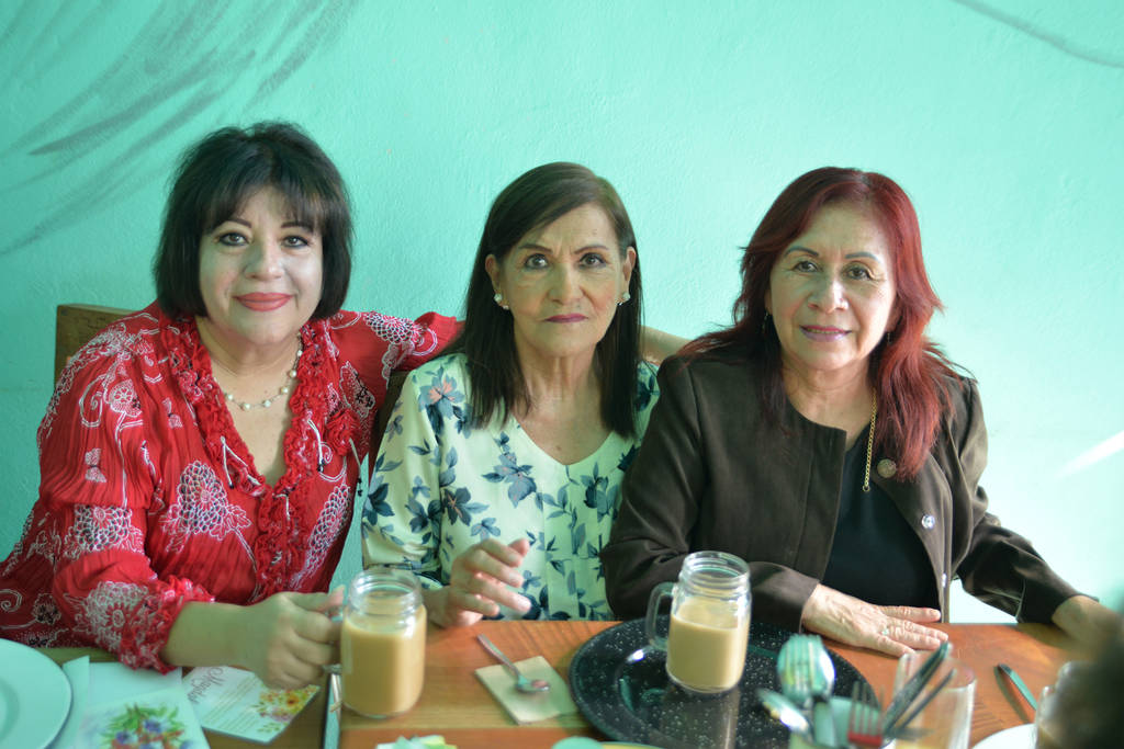 Dolores, Lupita, Lucía y Tina.



