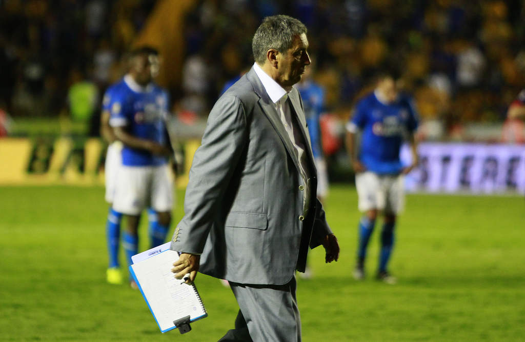 Tomás Boy renunció al Cruz Azul luego de caer frente al Puebla. (Archivo)