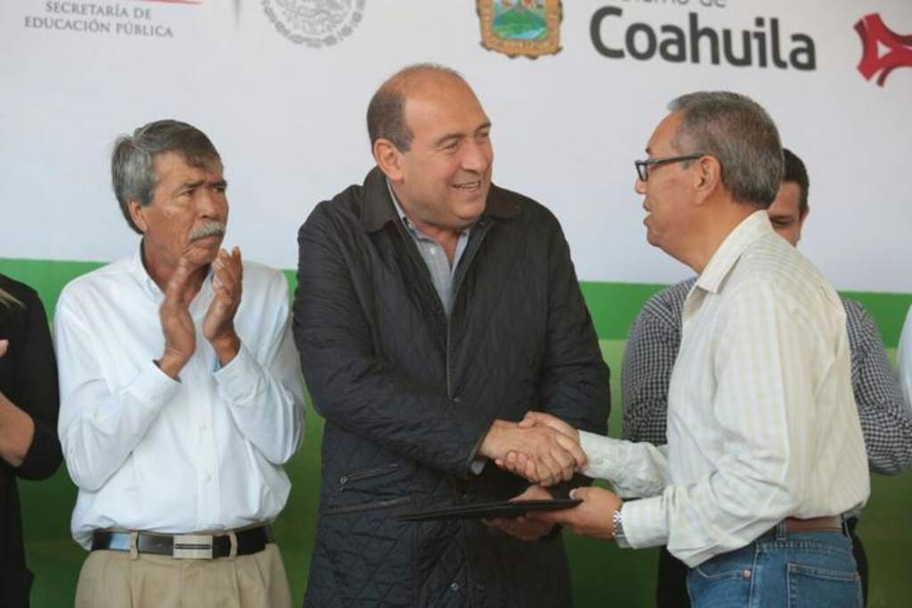 Rubén Moreira Valdez, gobernador de Coahuila, reiteró que el estado no bajará la guardia en el tema de seguridad y mantendrá el compromiso de continuar mejorando las condiciones. (EL SIGLO DE TORREÓN) 
