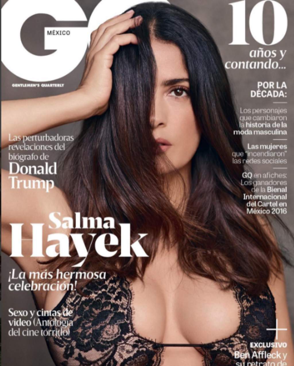 Salma es protagonista de la portada del décimo aniversario de “GQ” México, según informó ella misma para acompañar la fotografía. (ESPECIAL)